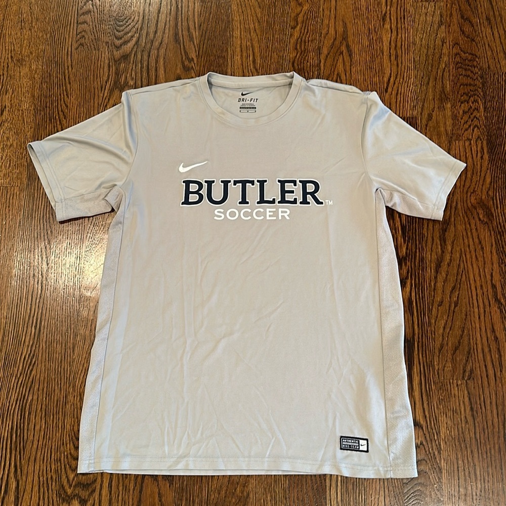 Men’s Nike medium Dri-fit Butler soccer T-shirt